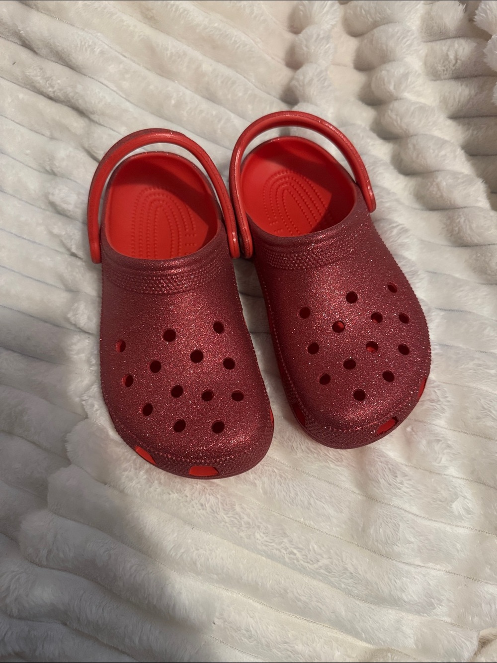Crocs Classic Glitter Clog Unisex Red Color size available NWT - Picture 2 of 4